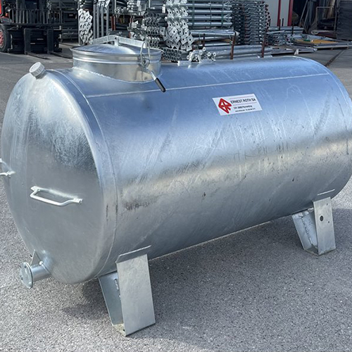 تانکر آب فلزیی